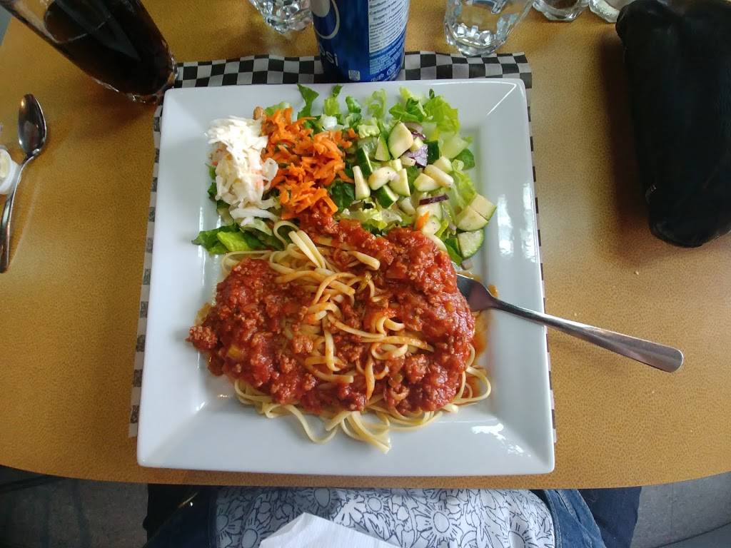 Restaurant Chez Carmen | restaurant | 2438 Avenue Saint-Marc, Shawinigan, QC G9N 2J7, Canada | 8195392436 OR +1 819-539-2436