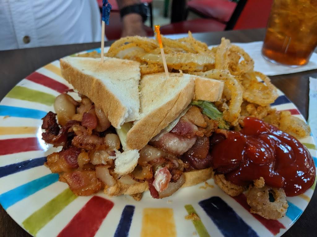 Cafe De La Salle | restaurant | 714 W Lasalle St, Ville Platte, LA 70586, USA | 3373637891 OR +1 337-363-7891