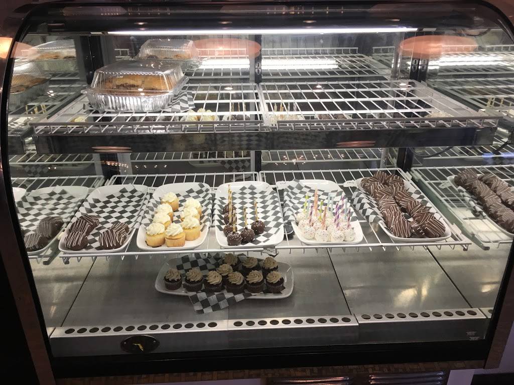 Roxy’s Diner Bar & Grill | restaurant | 25 S Regent St, Port Chester, NY 10573, USA | 9149397699 OR +1 914-939-7699