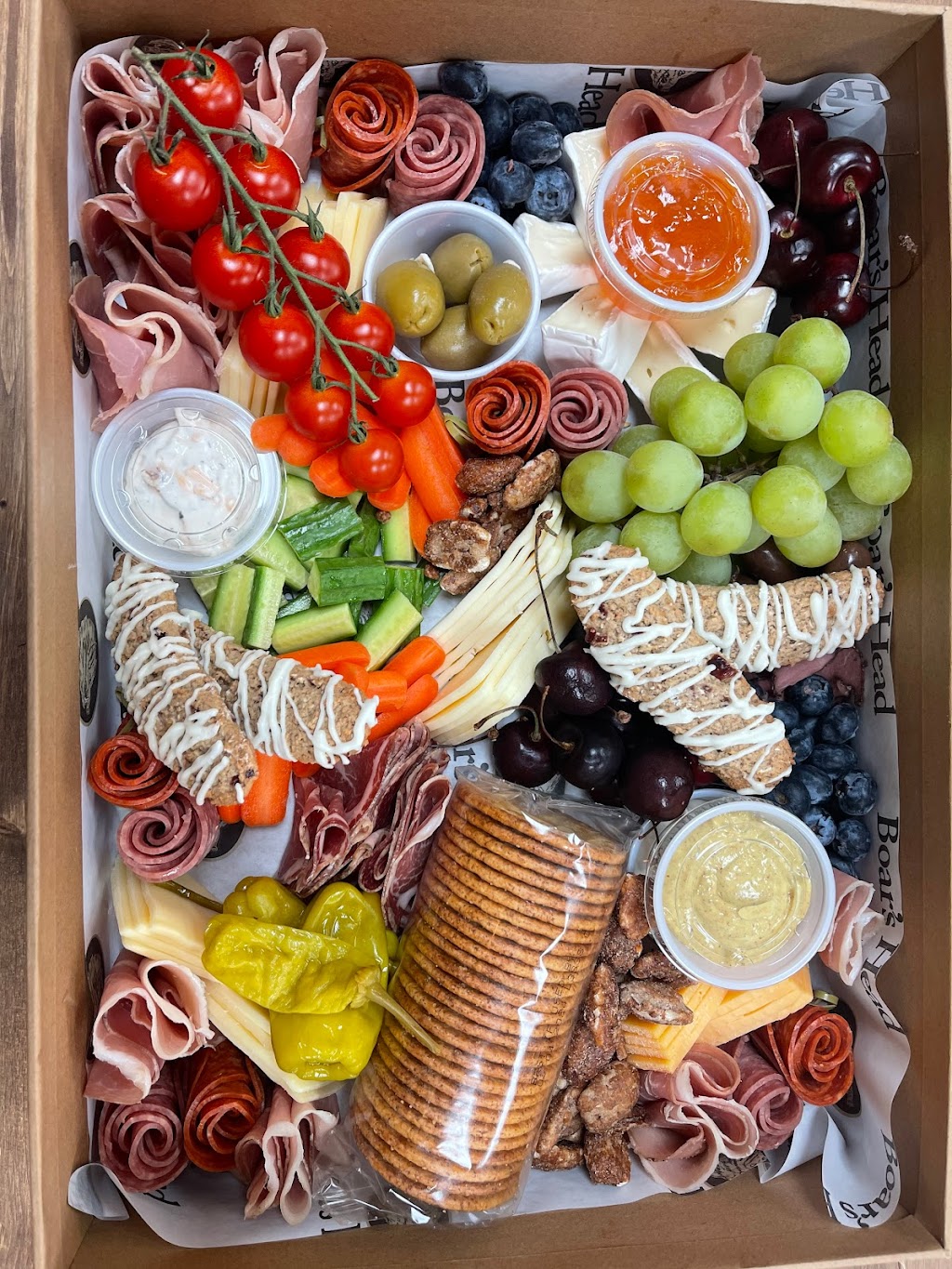 Graz’n Tables Charcuterie & Eatery | restaurant | 1996 S Houston Levee Rd Ste 102, Collierville, TN 38017, USA | 9018618313 OR +1 901-861-8313