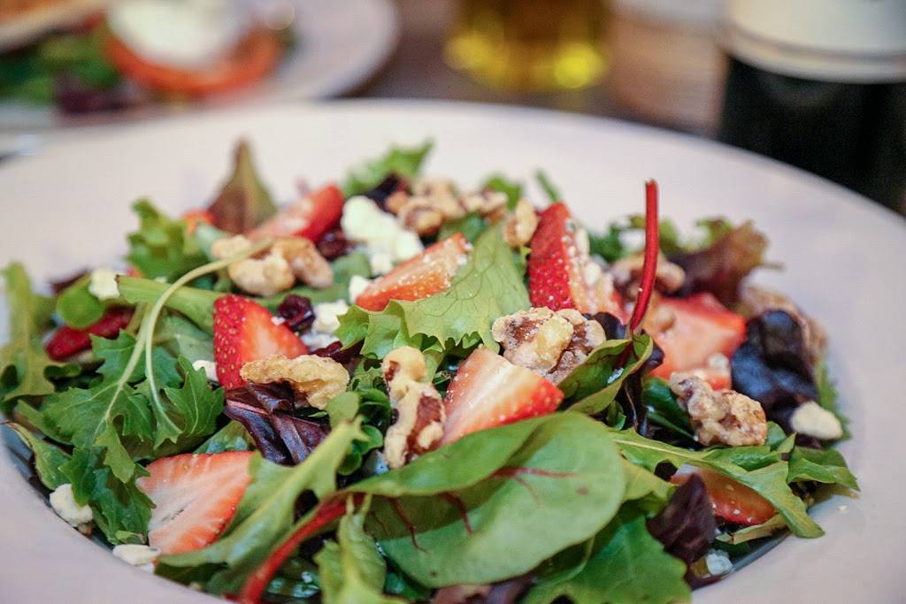 Renaldis Pizza | meal delivery | 2827 N Broadway, Chicago, IL 60657, USA | 7732482445 OR +1 773-248-2445