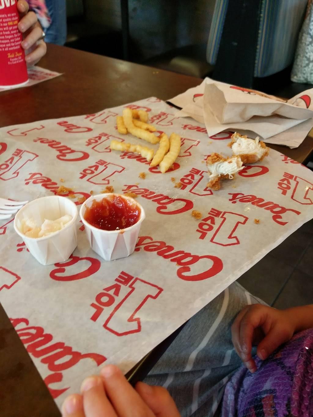 Raising Canes Chicken Fingers | meal takeaway | 1501 Research Forest Dr, Shenandoah, TX 77380, USA | 2812922336 OR +1 281-292-2336