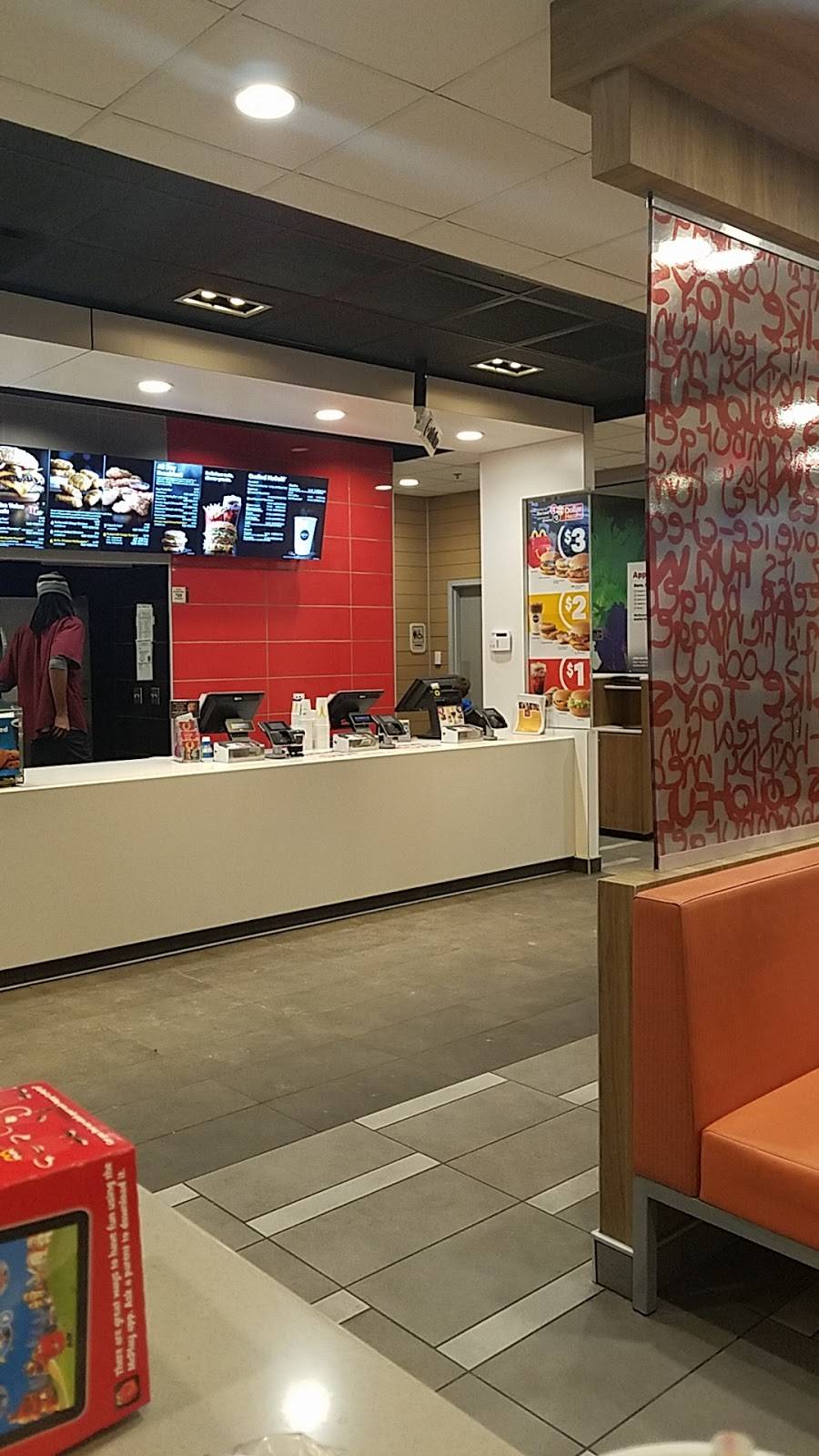 McDonalds | cafe | 610 33rd Ave SW, Cedar Rapids, IA 52404, USA | 3193646790 OR +1 319-364-6790