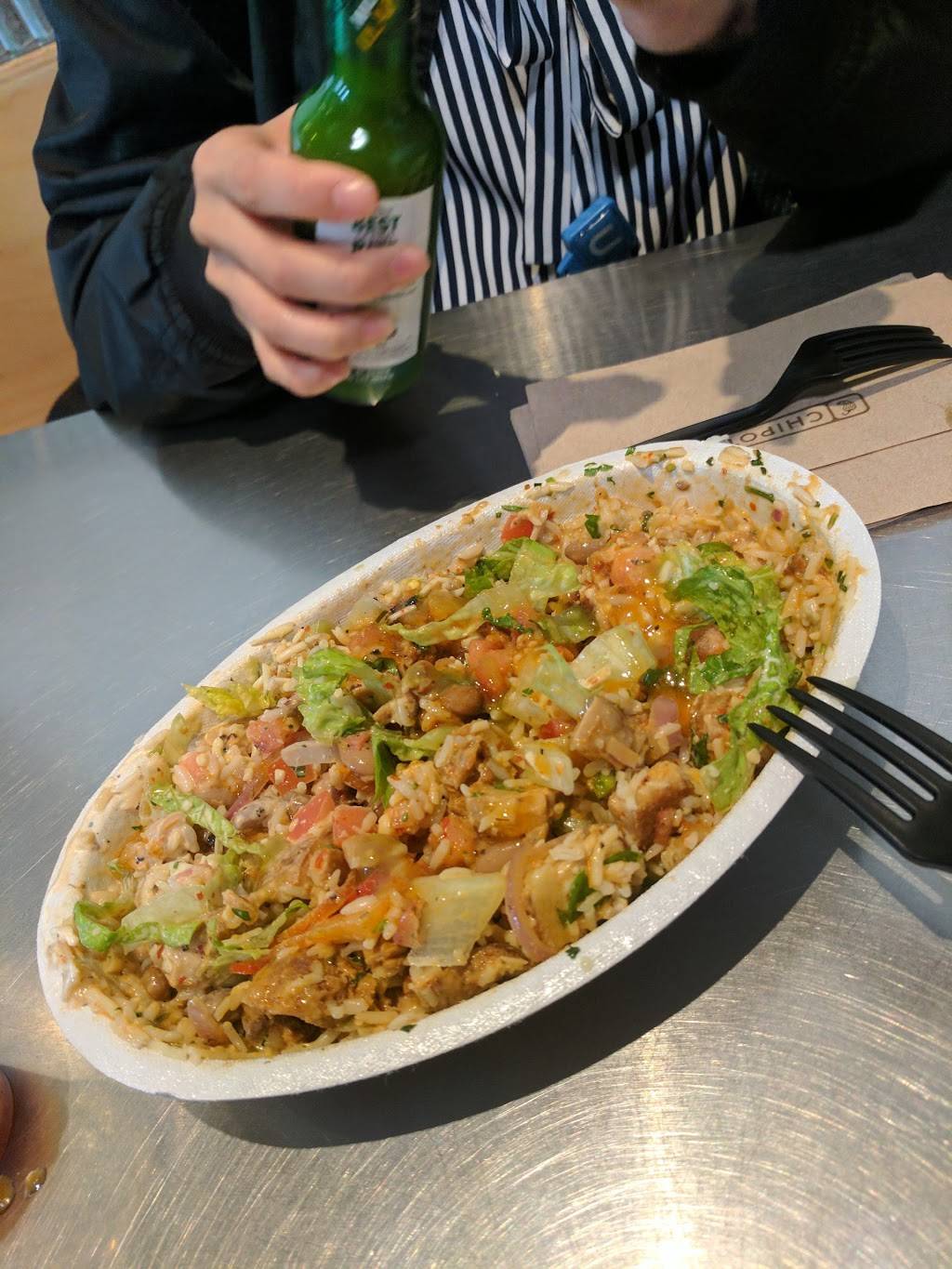 Chipotle Mexican Grill | restaurant | 1218 3rd Street Promenade, Santa Monica, CA 90401, USA | 3104582141 OR +1 310-458-2141