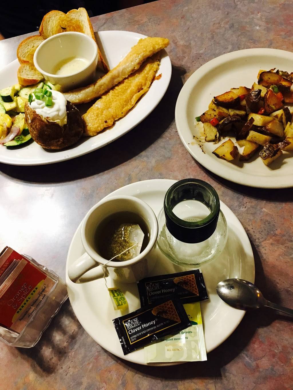 Rockin R Restaurant | restaurant | 201 Antelope Blvd, Red Bluff, CA 96080, USA | 5305282360 OR +1 530-528-2360