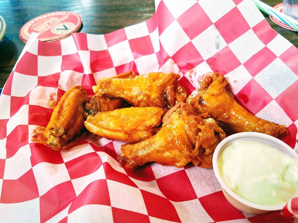 Varsity Sports Cafe and Roman Coin Pizza - Dundee | restaurant | 4900 Dodge St, Omaha, NE 68132, USA | 4029349439 OR +1 402-934-9439