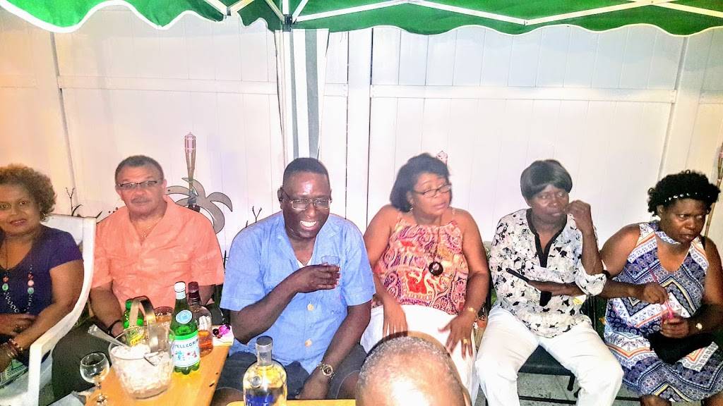 JJs Fritaille | restaurant | 4021 Glenwood Rd, Brooklyn, NY 11210, USA | 3476362850 OR +1 347-636-2850