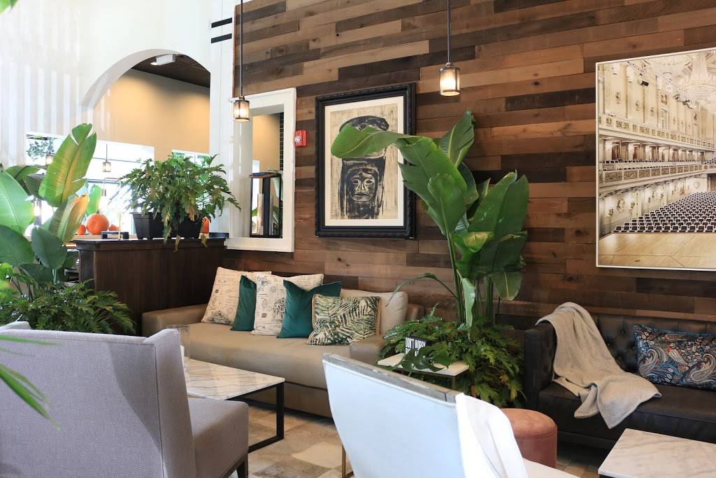 Olis Fashion Cuisine | restaurant | 6897 SW 18th St, Boca Raton, FL 33433, USA | 5615716920 OR +1 561-571-6920