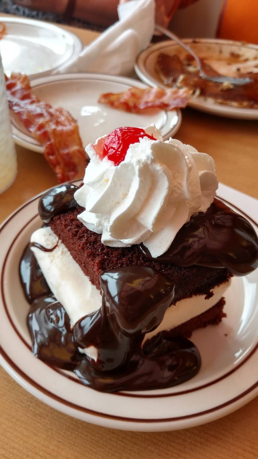 frisch s big boy restaurant, Frischs Big Boy Restaurant wayneda | restaurant | 6800 Bluffton Rd, Fort Wayne, IN 46809, USA | 2607477496 OR +1 260-747-7496