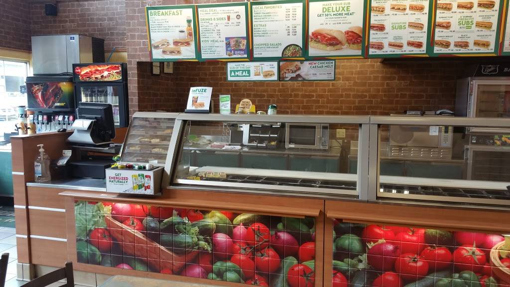 Subway | restaurant | 719 S Brook St, Louisville, KY 40202, USA | 5023336101 OR +1 502-333-6101