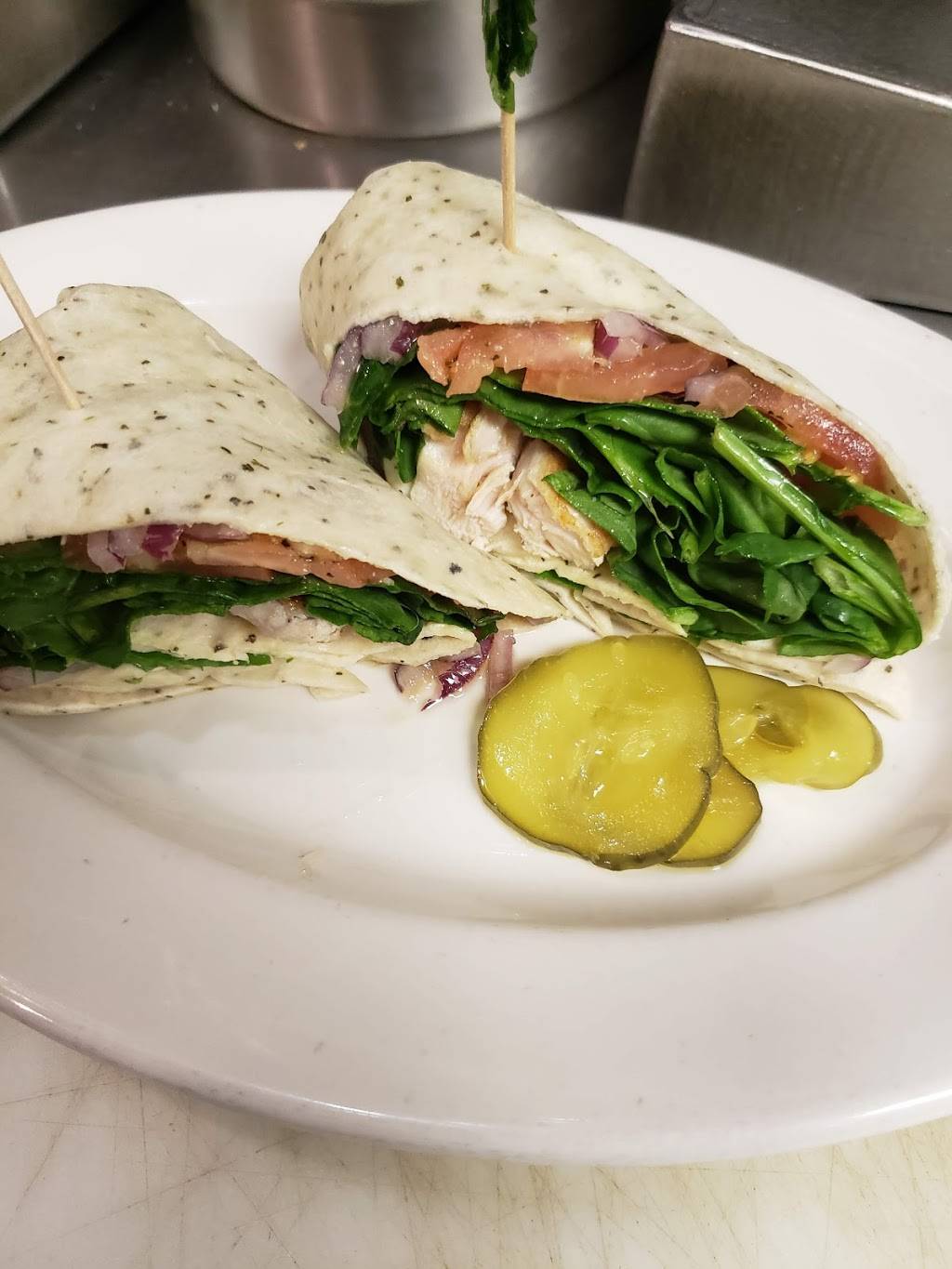 Louies Texas Red Hots | restaurant | 1098 Elmwood Ave, Buffalo, NY 14222, USA | 7168824687 OR +1 716-882-4687