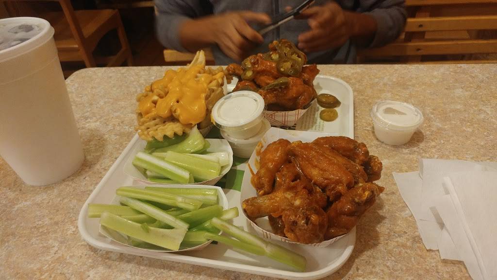 Buffalo Joes | restaurant | 812 Clark St, Evanston, IL 60201, USA | 8473285525 OR +1 847-328-5525