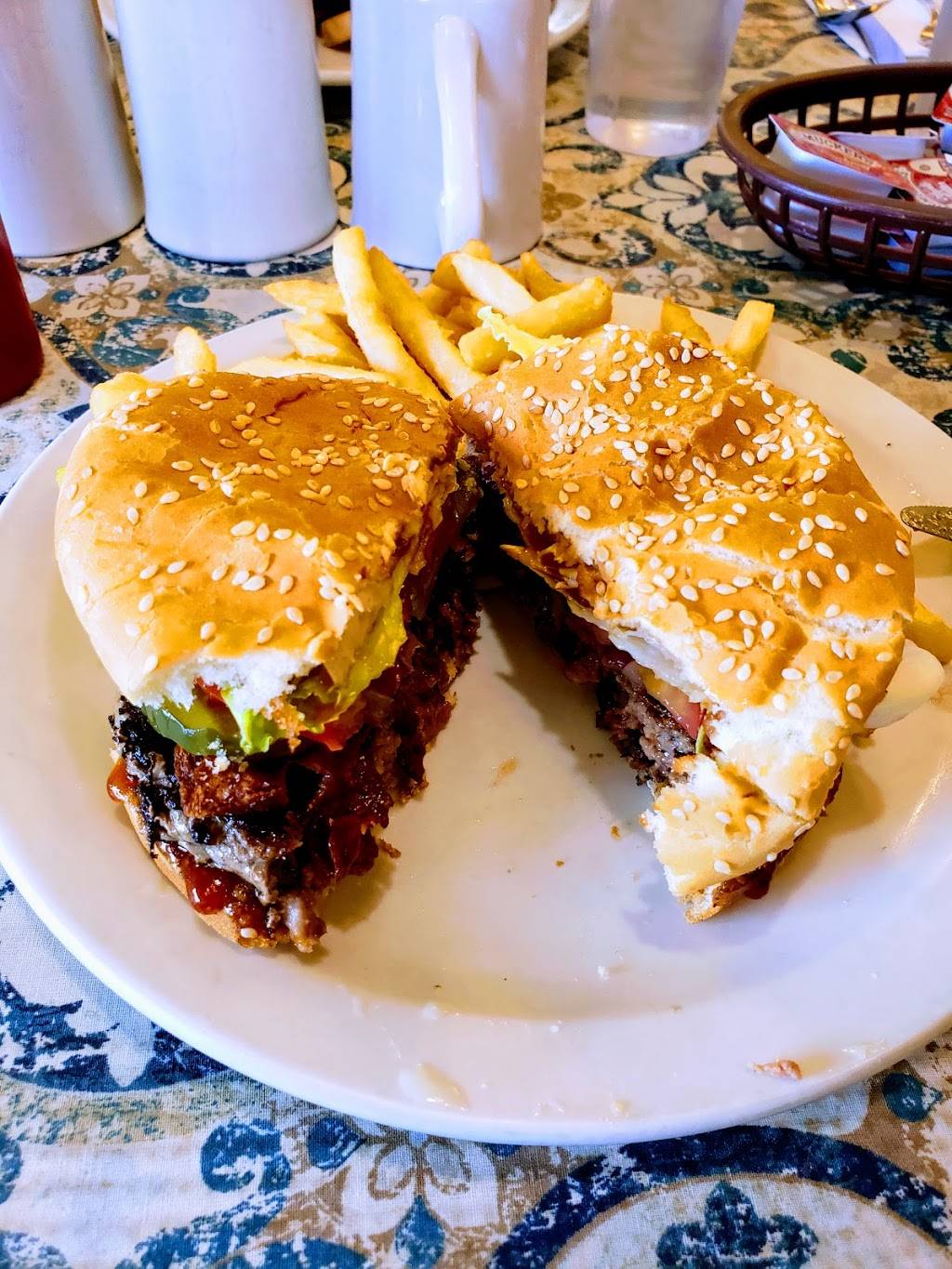 Halfway House Restaurant/Rv Pk | restaurant | 41 Brinnon Ln, Brinnon, WA 98320, USA | 3607964715 OR +1 360-796-4715