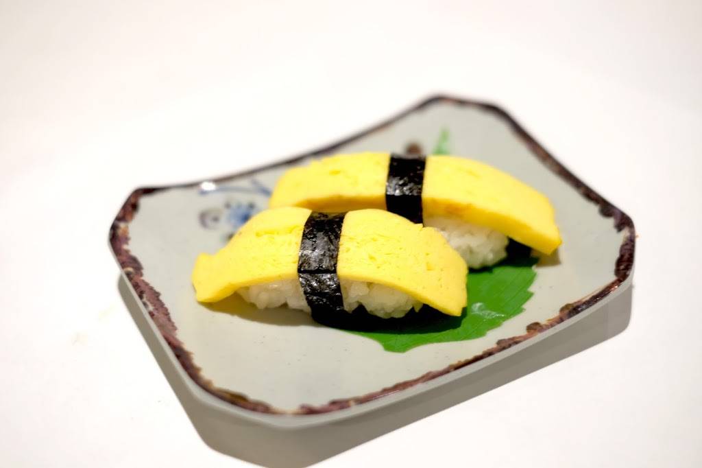 Sushi Sakura | restaurant | 3400 Chemin des Quatre-Bourgeois, Québec, QC G1W 2L3, Canada | 5819818008 OR +1 581-981-8008