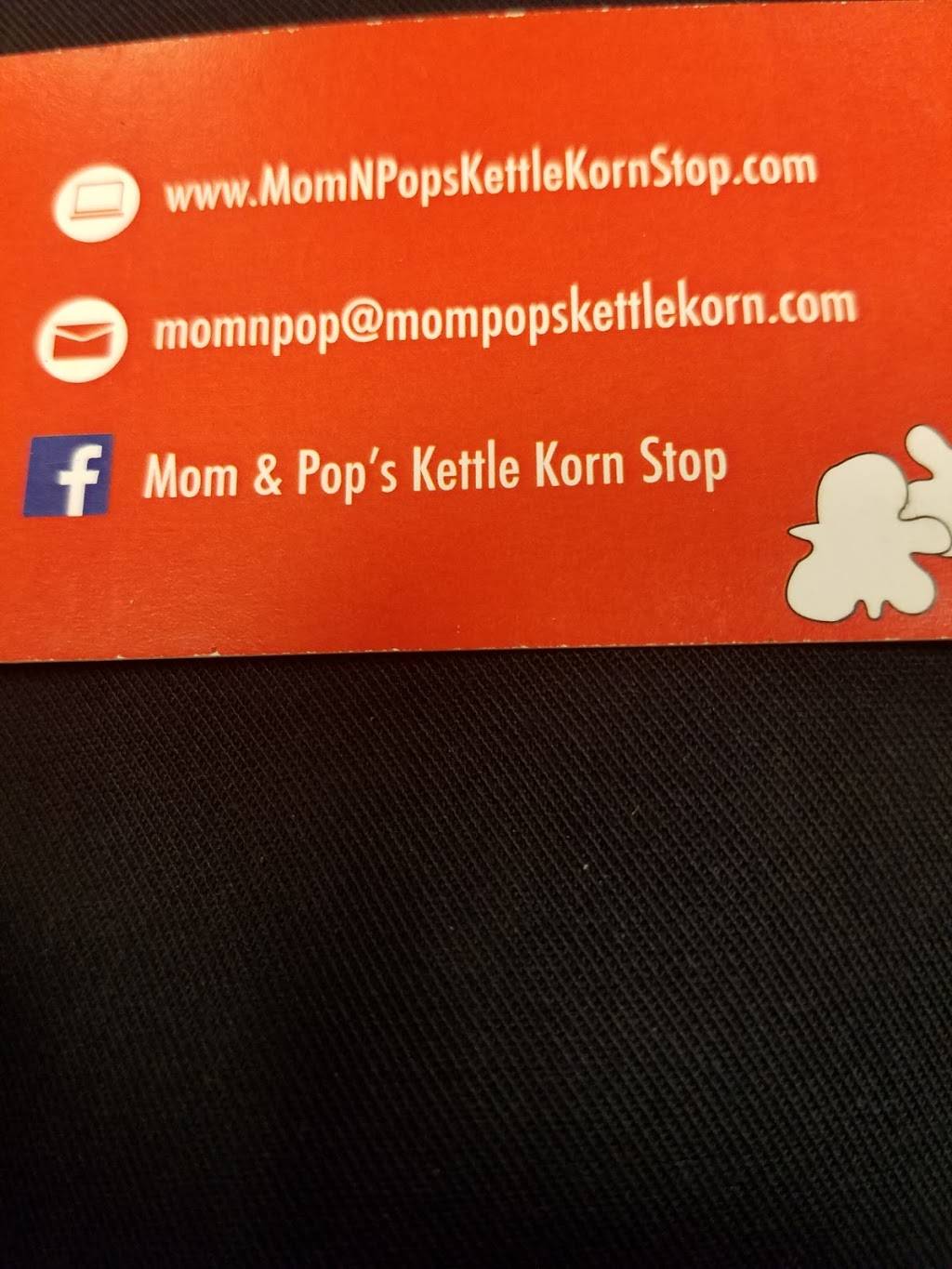 Mom & Pops Kettle Korn Stop | restaurant | 119 S Market St, Paxton, IL 60957, USA | 2173792676 OR +1 217-379-2676
