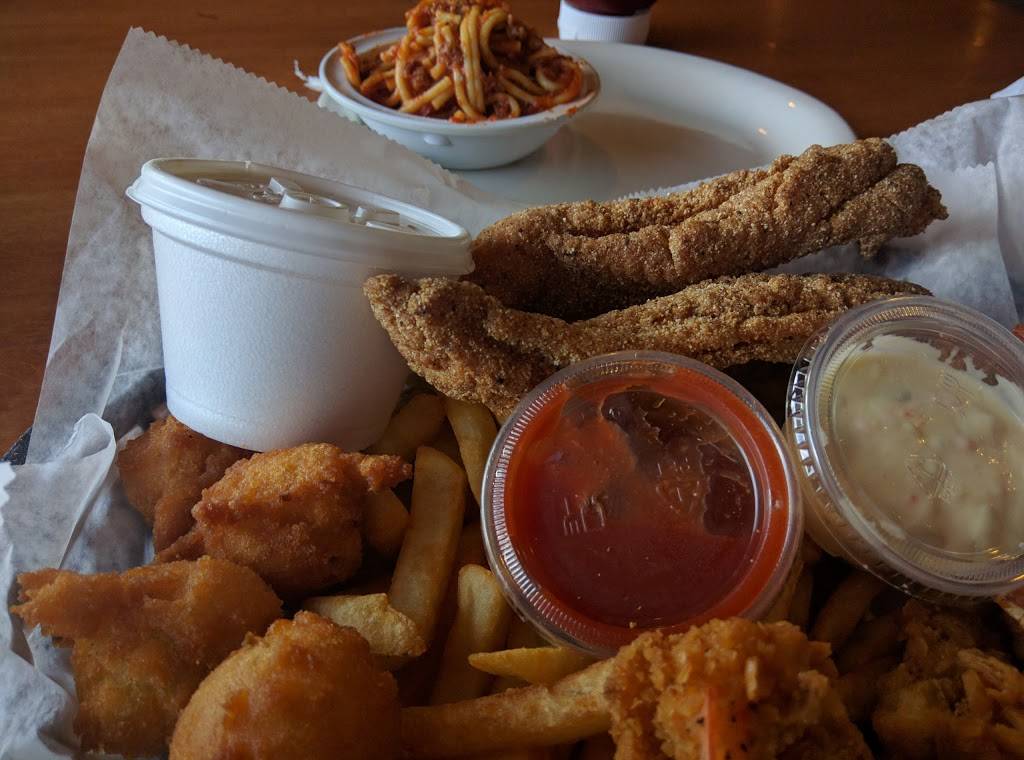 A & Js Catfish Station | restaurant | 5950 Knight Arnold Rd Ext, Memphis, TN 38115, USA | 9017950300 OR +1 901-795-0300
