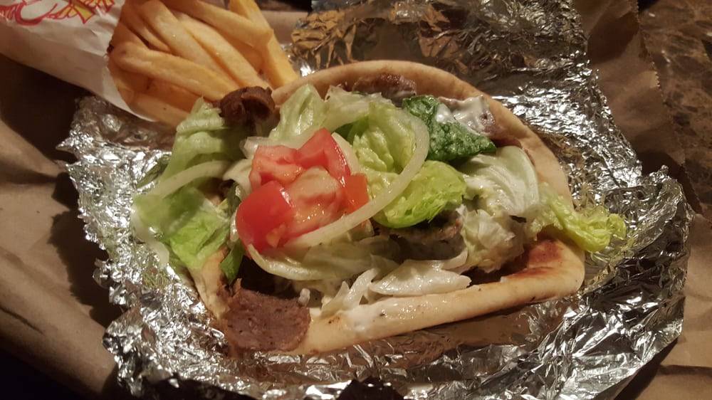 Mickeys Gyros II | restaurant | 15221 S Cicero Ave, Oak Forest, IL 60452, USA | 7086871400 OR +1 708-687-1400