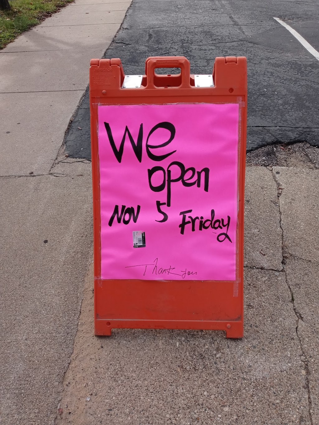 J Burger n Wings | restaurant | 2023 Eastern Ave SE, Grand Rapids, MI 49507, USA | 6165511891 OR +1 616-551-1891