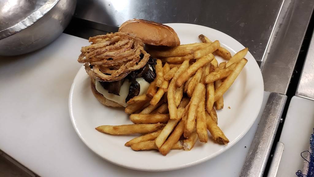 Milos Sports Tavern | restaurant | 6495 E Evans Ave, Denver, CO 80222, USA | 3036913391 OR +1 303-691-3391