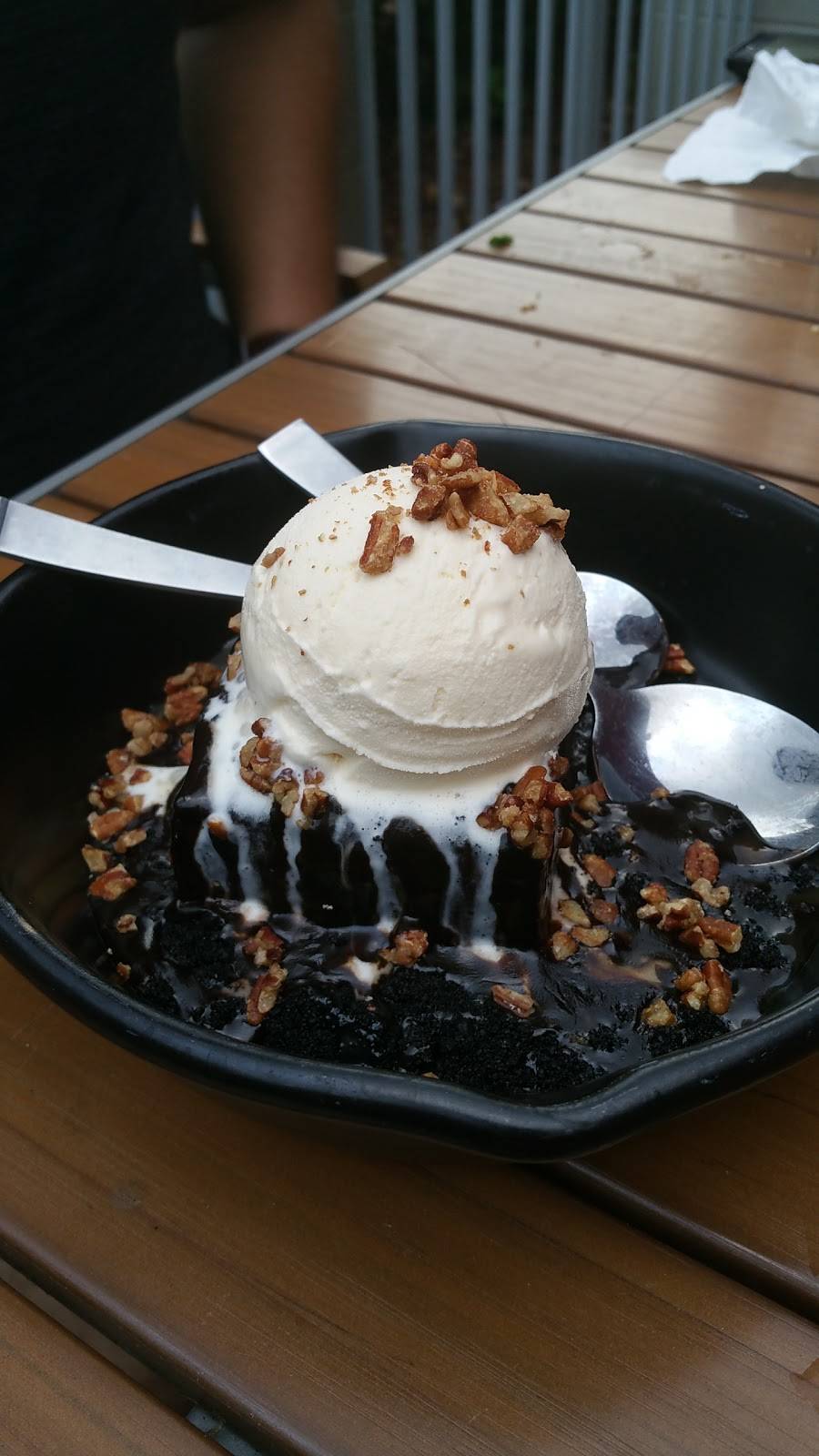 TGI Fridays | restaurant | 18001 Highwoods Preserve Pkwy, Tampa, FL 33647, USA | 8139712769 OR +1 813-971-2769