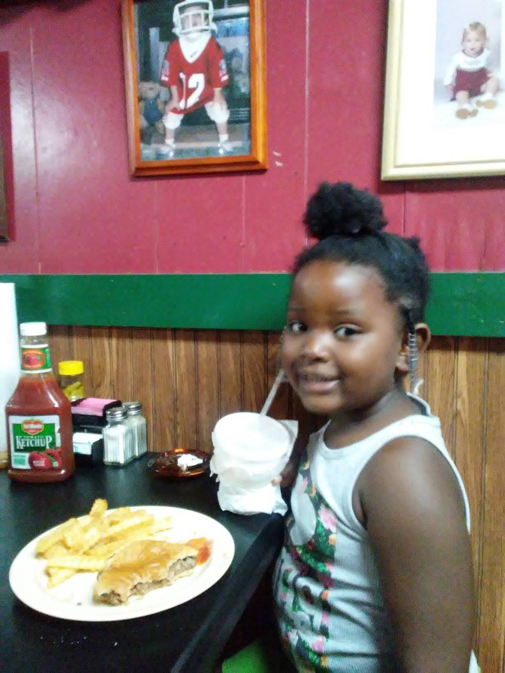 Town Square Diner | restaurant | 126 Reform St, Carrollton, AL 35447, USA | 2053678433 OR +1 205-367-8433