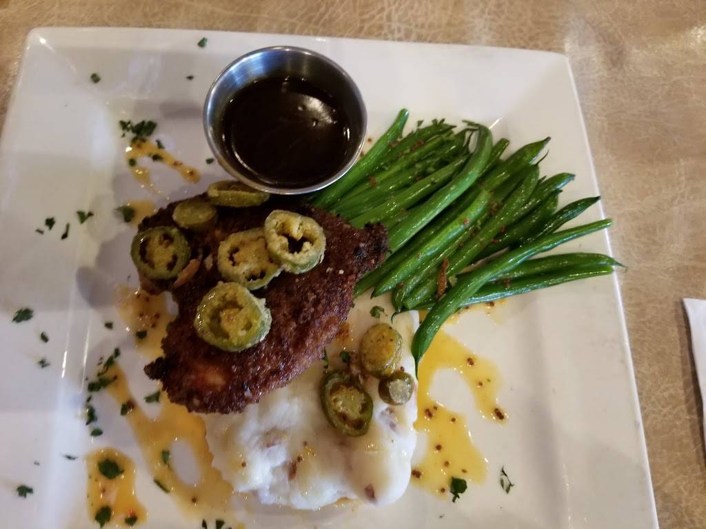 Shoeless Joes Sports Grill | restaurant | 17 McPherson Dr, Napanee, ON K7R 3L1, Canada | 6133545558 OR +1 613-354-5558