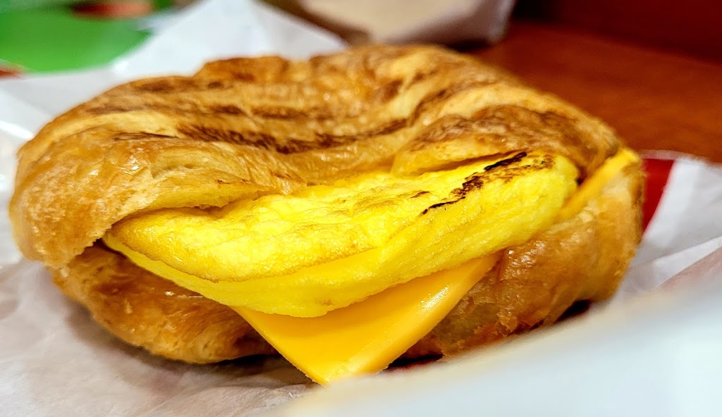 Tim Hortons | restaurant | 28565 Northwestern Hwy, Southfield, MI 48034, USA | 2487990468 OR +1 248-799-0468