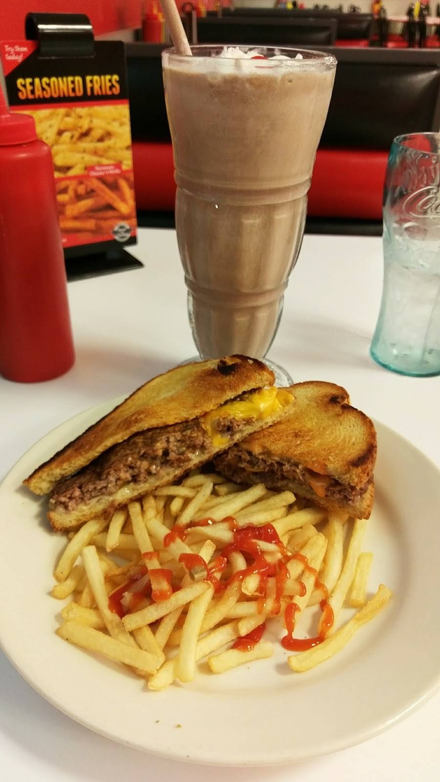 Steak n Shake | restaurant | 855 TX-121, Lewisville, TX 75067, USA | 2144888000 OR +1 214-488-8000