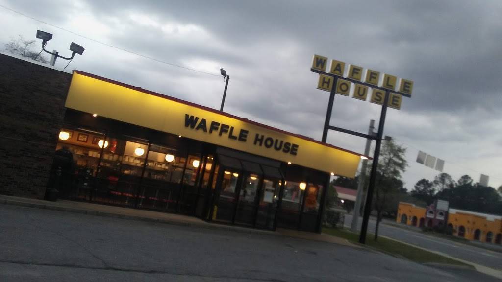 Waffle House | meal takeaway | 1900 1st Ave SE, Moultrie, GA 31768, USA | 2299855060 OR +1 229-985-5060