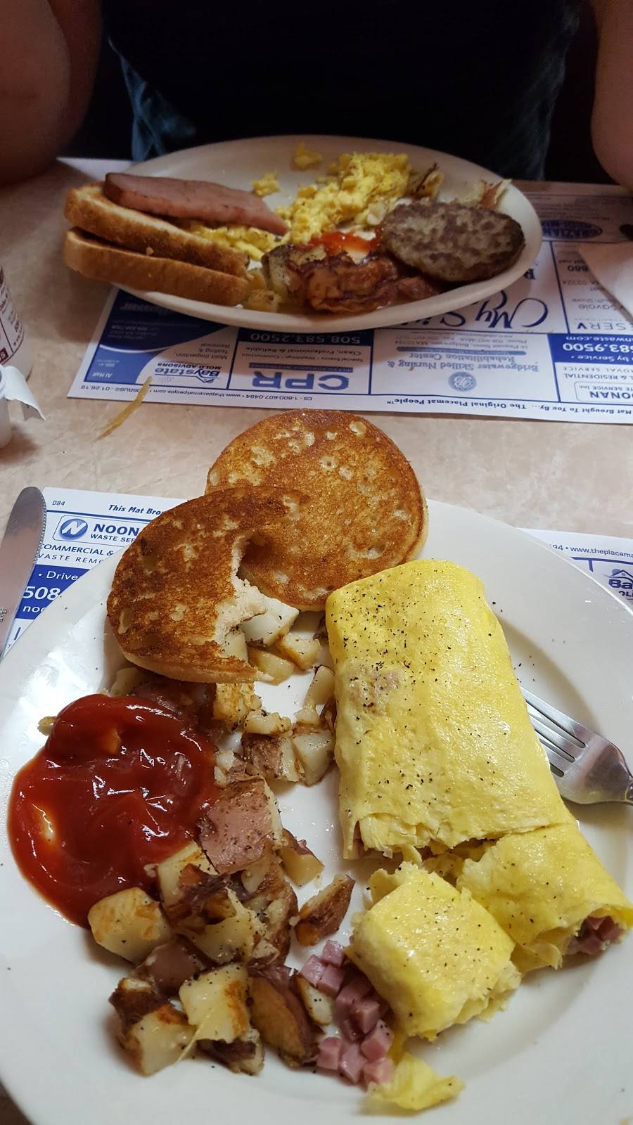 My Sister & I Restaurant | restaurant | 42 Central Square, Bridgewater, MA 02324, USA | 5088071751 OR +1 508-807-1751