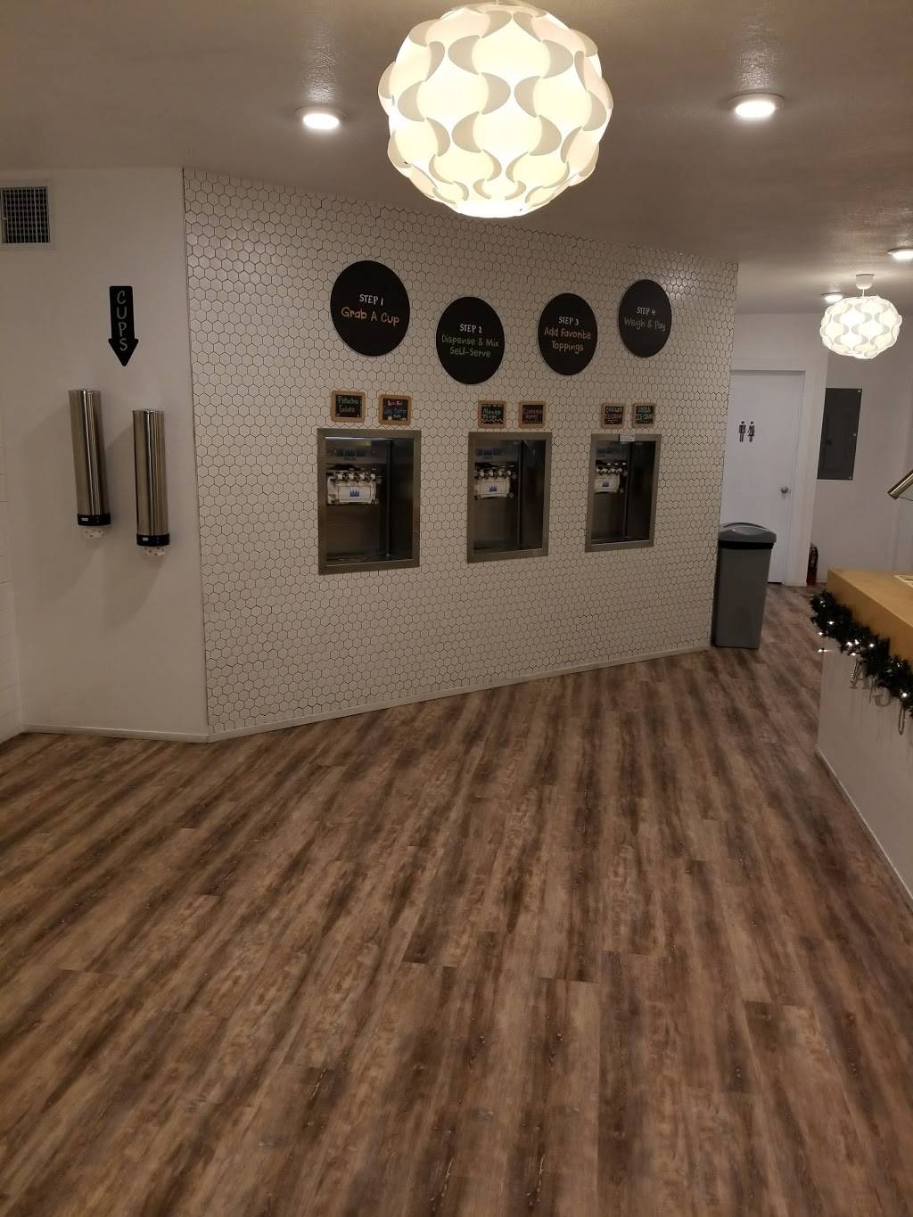 Mango Tango Frozen Yogurt / Dessert Bar | restaurant | 364 Flagler Ave, New Smyrna Beach, FL 32169, USA | 3864027874 OR +1 386-402-7874