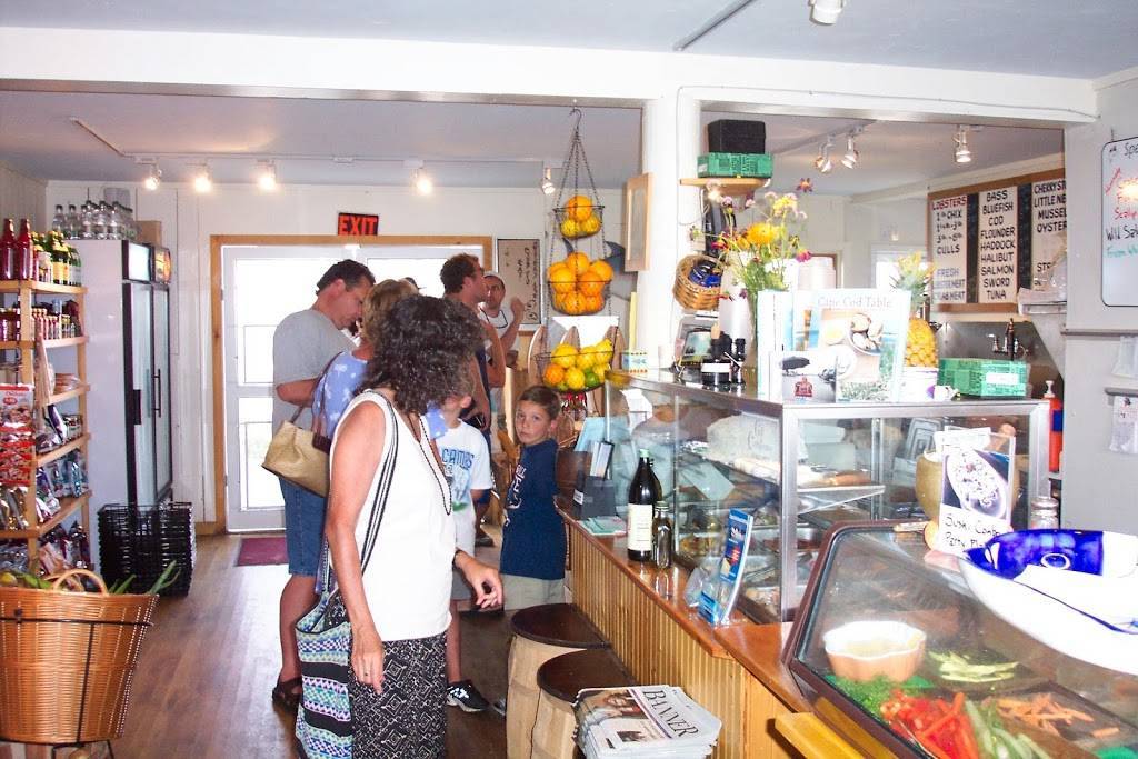 Macs Seafood Market Wellfleet | restaurant | At the Wellfleet Town Pier, 265 Commercial St, Wellfleet, MA 02667, USA | 5083490404 OR +1 508-349-0404