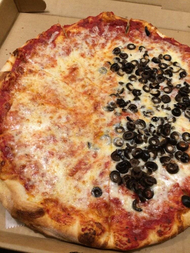 Newport Avenue Pizzeria | meal delivery | 1100 Newport Ave, Pawtucket, RI 02861, USA | 4017222226 OR +1 401-722-2226