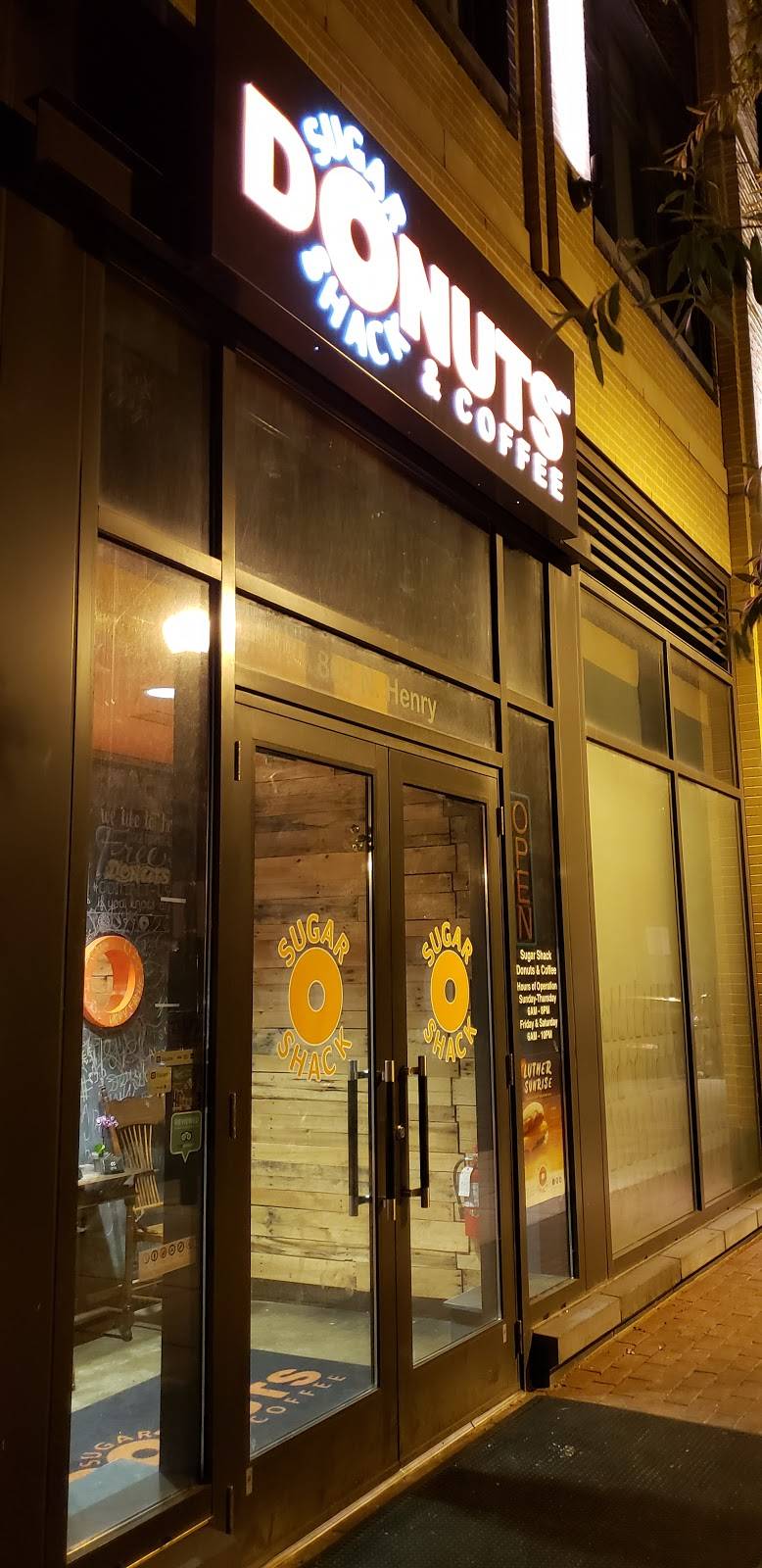 Captain Gregorys | restaurant | 804 N Henry St, Alexandria, VA 22314, USA | 5716594934 OR +1 571-659-4934