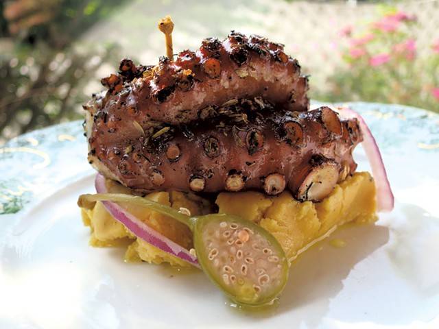 Taverna Khione | restaurant | 25 Mill Rd, Brunswick, ME 04011, USA | 2074062847 OR +1 207-406-2847