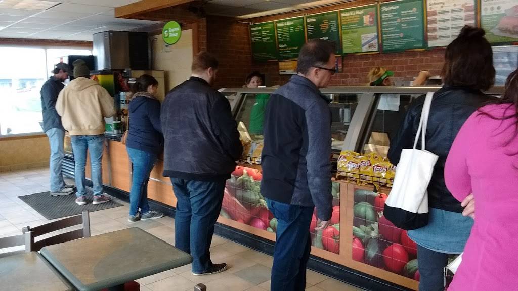 Subway Restaurants | restaurant | 2668 N 600 W, Greenfield, IN 46140, USA | 3178947022 OR +1 317-894-7022