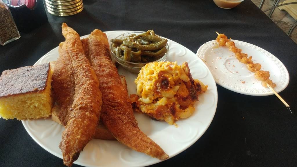 Shut Yo Mouf Soulfood | restaurant | 424 N Market St, Petersburg, VA 23803, USA | 8047048686 OR +1 804-704-8686
