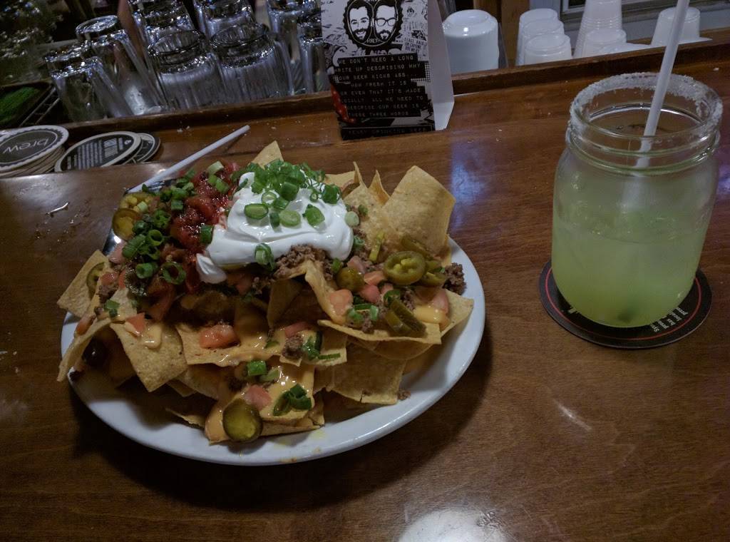 Shooters Roadhouse | restaurant | 17 Sandwich St N, Amherstburg, ON N9V 2T8, Canada | 5197367878 OR +1 519-736-7878