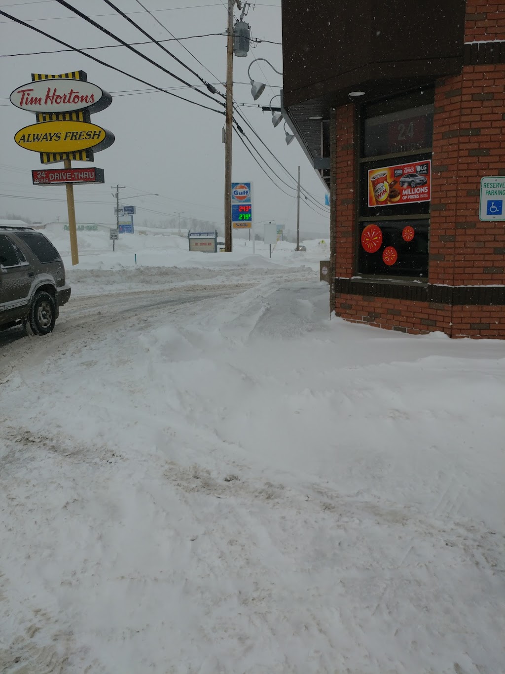 Tim Hortons | restaurant | 109 Bennett Dr, Caribou, ME 04736, USA | 2074920363 OR +1 207-492-0363