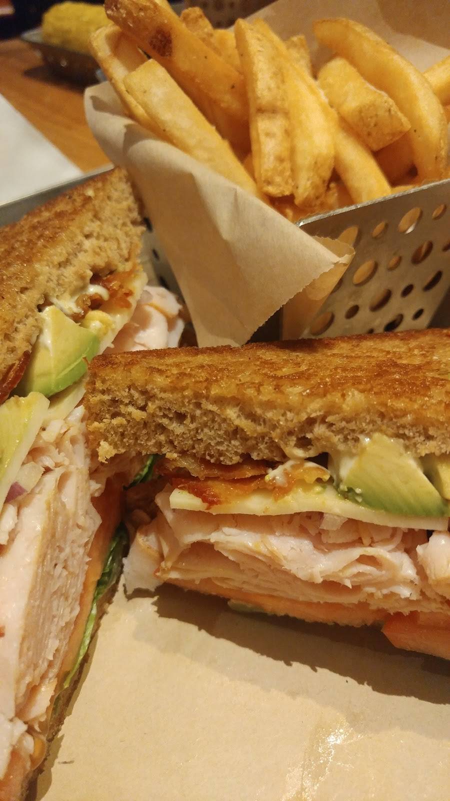 Chilis Grill & Bar | meal takeaway | 255 E Basse Rd #1100, San Antonio, TX 78209, USA | 2108041110 OR +1 210-804-1110