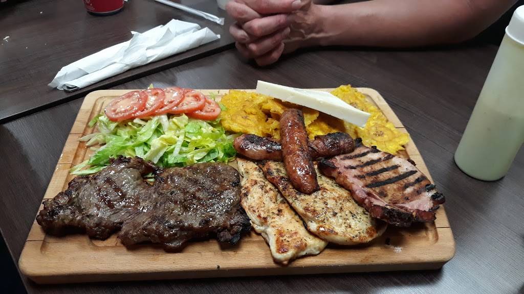 El Gochon Pastelitos Patacones Mandocas | restaurant | 12803 SW 42nd St, Miami, FL 33175, USA | 3056312248 OR +1 305-631-2248