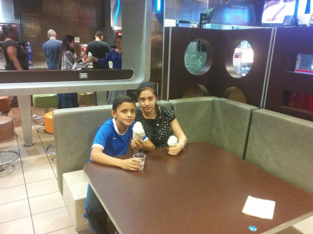 McDonalds | cafe | 4495 N Oracle Rd, Tucson, AZ 85705, USA | 5208886790 OR +1 520-888-6790