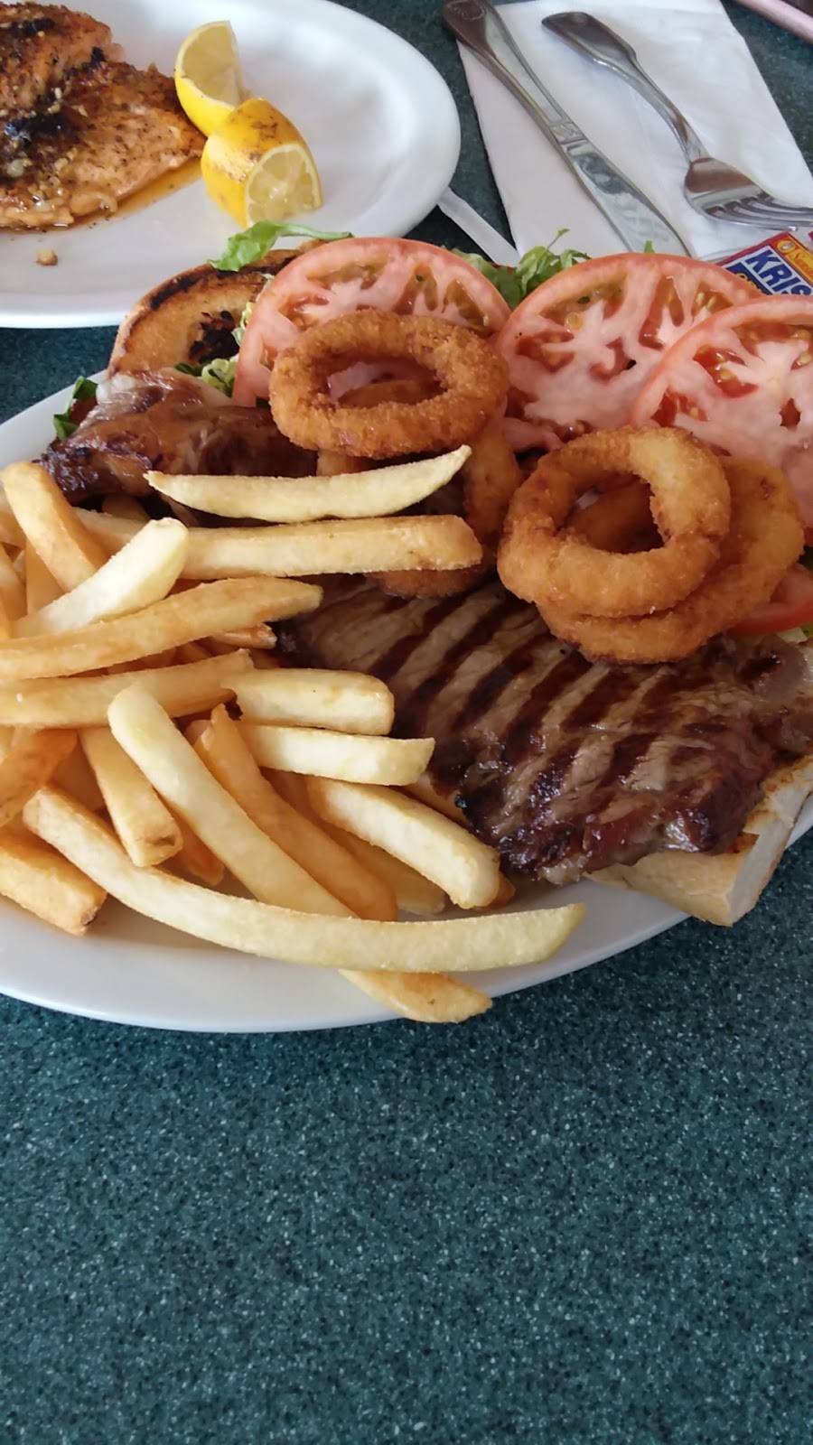 Bedford Cafe | meal takeaway | 1 Bedford Park Blvd, Bronx, NY 10468, USA | 7183653446 OR +1 718-365-3446