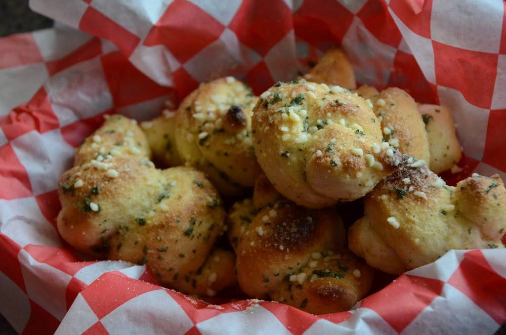 Jimbos Pizza | restaurant | 12257 Walker Rd, Lemont, IL 60439, USA | 6302571712 OR +1 630-257-1712