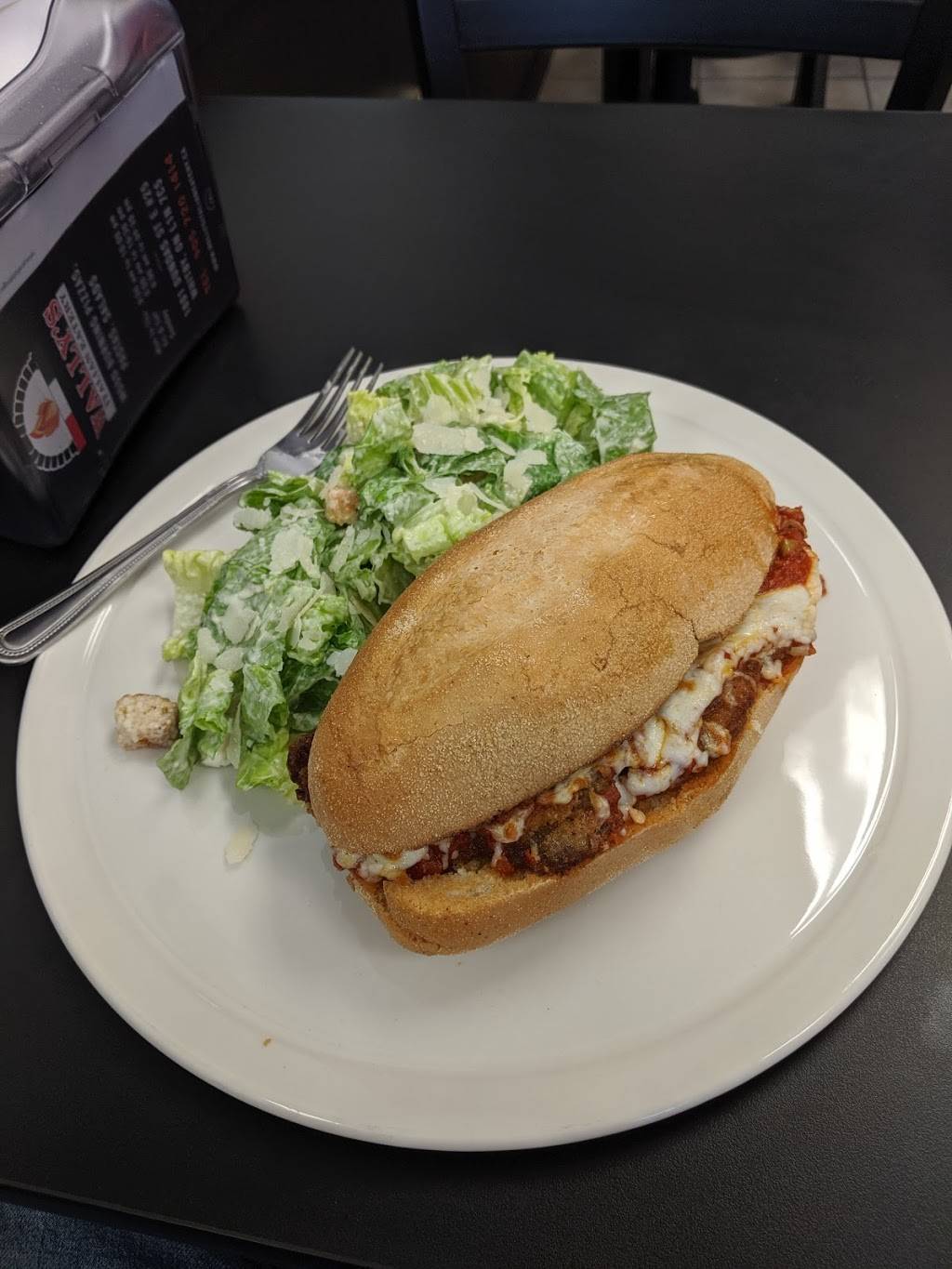 Wallys Italian Eatery | restaurant | 1801 Dundas St E #25, Whitby, ON L1N 7C5, Canada | 9057201414 OR +1 905-720-1414