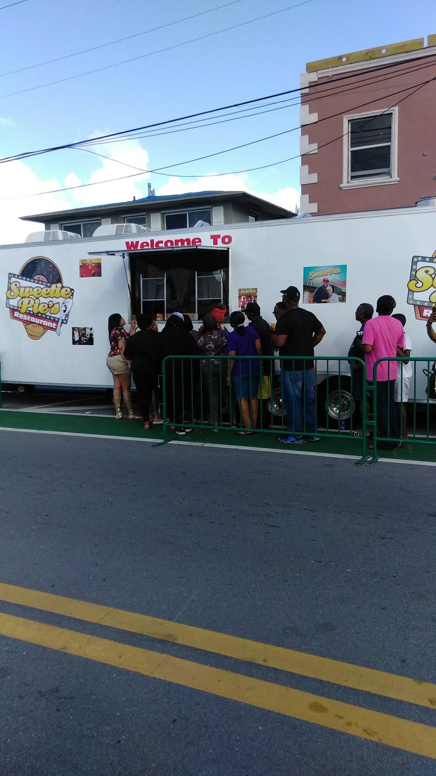 Kesheda Soul Food Grill | restaurant | 6831 NW 15th Ave, Miami, FL 33147, USA | 3056910999 OR +1 305-691-0999