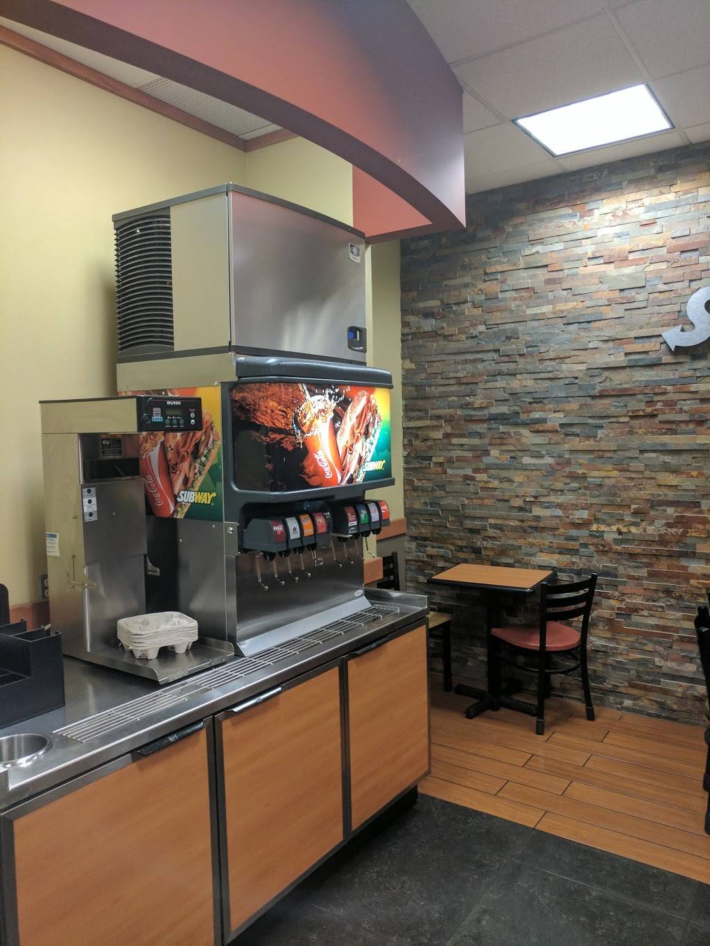 Subway | restaurant | 819 Williams Street, Unit #M, Williams Place, Longmeadow, MA 01106, USA | 4135674400 OR +1 413-567-4400