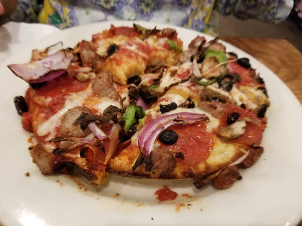 Old Chicago | restaurant | 3550 S Wadsworth Blvd, Lakewood, CO 80235, USA | 3039883414 OR +1 303-988-3414