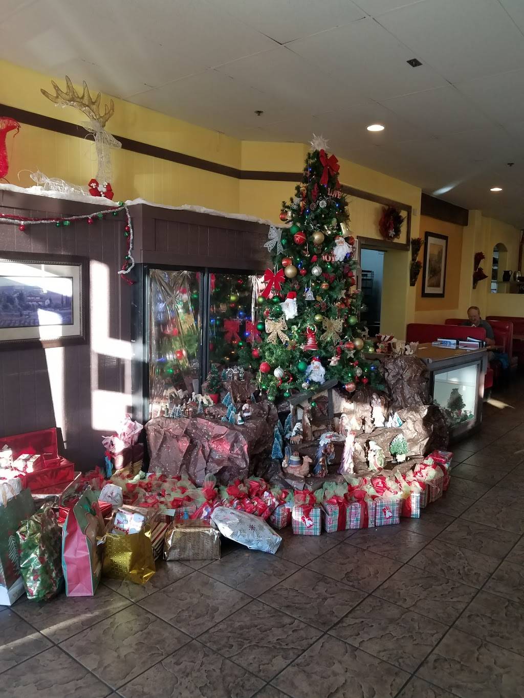 Bobbies Cafe | cafe | 15472 N 99th Ave ste 5, Sun City, AZ 85351, USA | 6239727338 OR +1 623-972-7338