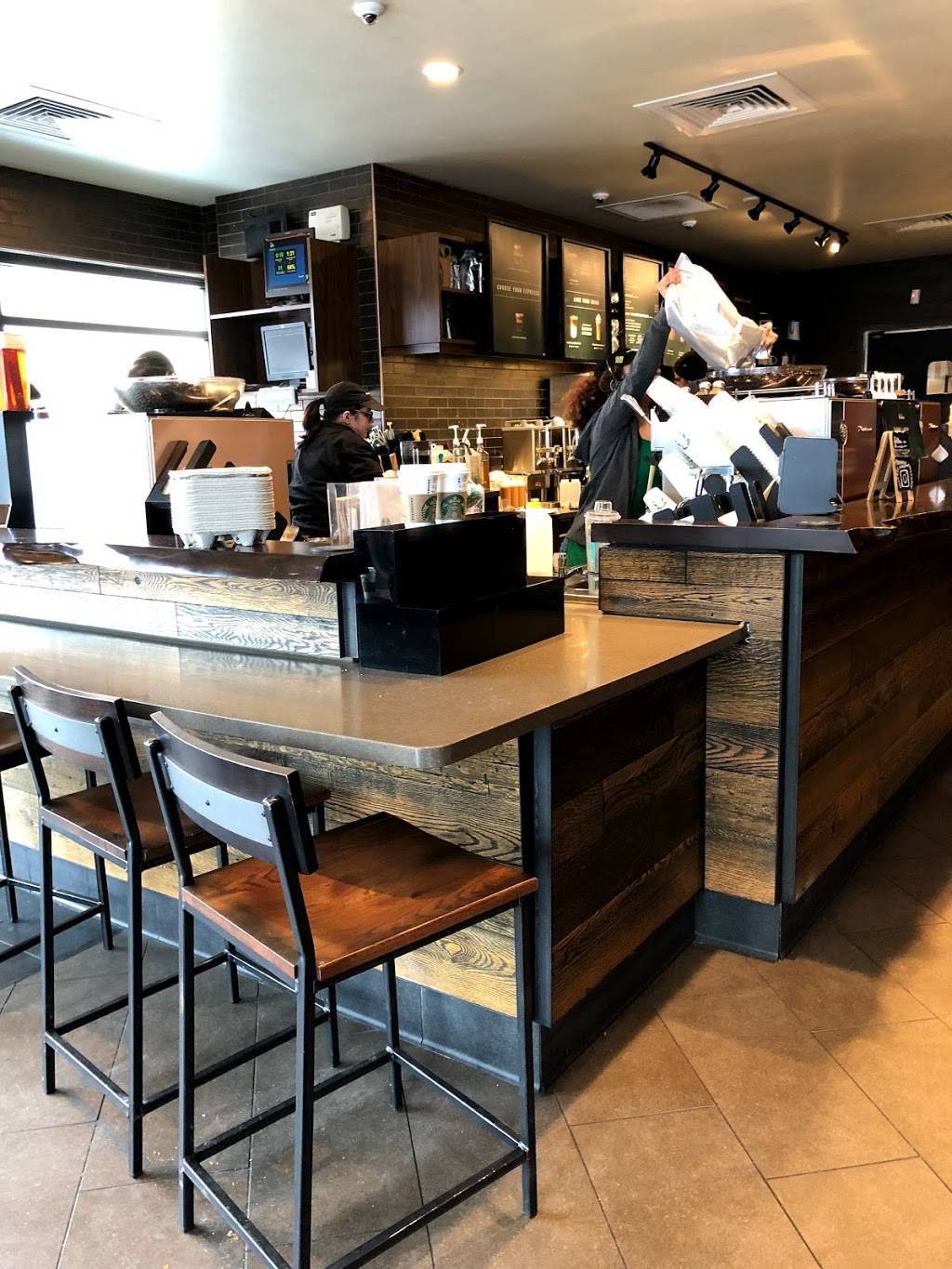 Starbucks | cafe | 3850 College St, Beaumont, TX 77701, USA | 4096593237 OR +1 409-659-3237